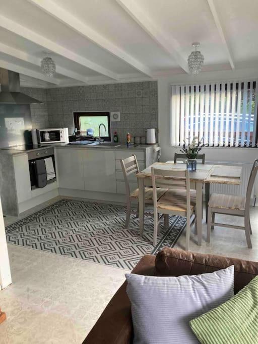 Cwtch Cymru Lodge 7F Caer Beris Holiday Lodge Park Builth Wells Ngoại thất bức ảnh